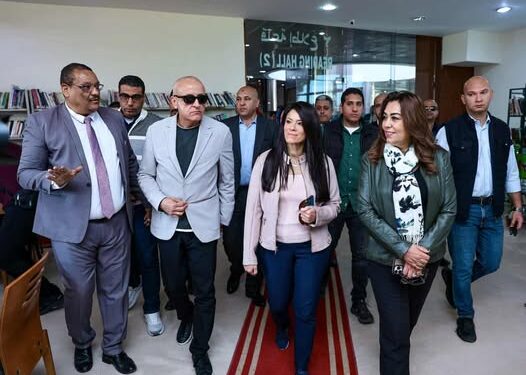 وزيرتي التخطيط والتنمية ومحافظ الأقصر يتفقدون مكتبة مصر العامة