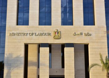 وزارة العمل تطلق الدفعة الأولى من برنامج “سفراء العمل”