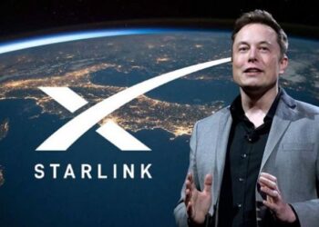 إيلون ماسك يكشف ورقة SpaceX: تلميح ضخم لمستقبل الإنترنت الفضائي