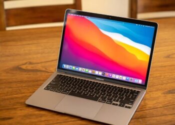 آبل تعود لمعالجات إنتل ببعض أجهزة ماك و iPad في 2027