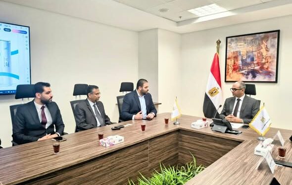 نائب وزير الإسكان يبحث التعاون مع شركة كورية متخصصة في تصنيع مكونات محطات تحلية المياه والصرف الصحي