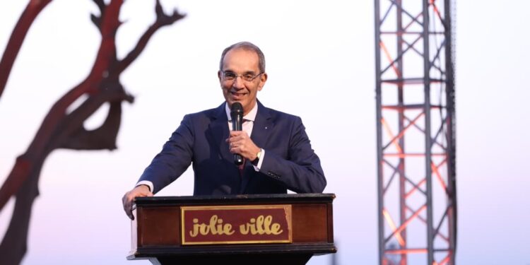 وزير الاتصالات: الإبداع البشري يظل أساس تطوير التكنولوجيا