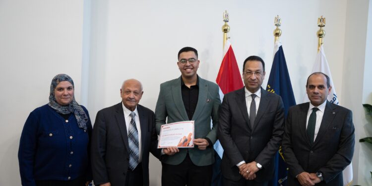 برامج تطبيقية ومشروعات حقيقية.. تخريج أول دفعة من تدريب الذكاء الاصطناعي بجامعة مصر للمعلوماتية