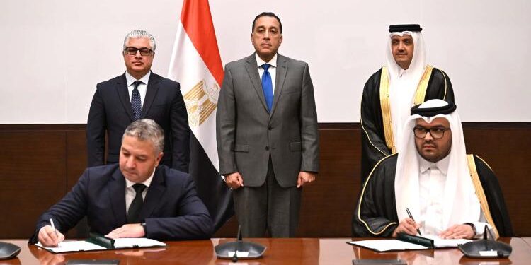 مدبولي يشهد توقيع عقد مشروع شركة “المانع” القابضة القطرية لإنتاج وقود الطائرات المستدام بالسخنة