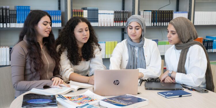 مصر للمعلوماتية تنافس أفضل جامعات العالم في ألعاب التفكير الاستراتيجي لإدارة الشركات