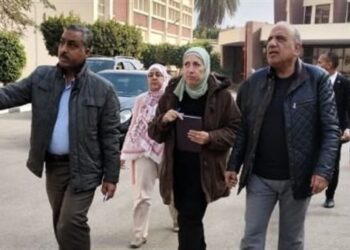 وزير قطاع الأعمال العام يتفقد شركة ممفيس للأدوية لمتابعة سير العمل والإنتاج