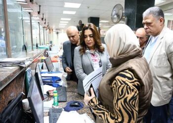 وزيرة التنمية تُقيل رئيس حي النزهة بالقاهرة بسبب التقصير في ملف التصالح