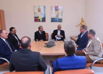 وزارة العمل مستمرة في التواصل مع أصحاب الأعمال للتوعية بقانون العمل