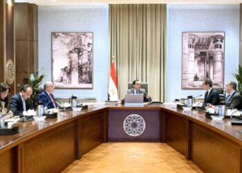 “الحكومة” تبحث وضع حلول جذرية للمشكلات المالية لـ”ماسبيرو” والصحف القومية