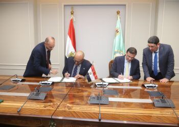 وزير الزراعة يوقع اتفاقية تجديد استضافة مصر للمركز الدولي للأسماك