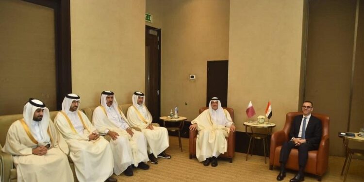 وزير الاستثمار يبحث مع وزير الدولة القطري لشؤون التجارة الخارجية سبل تعزيز الشراكات الاقتصادية