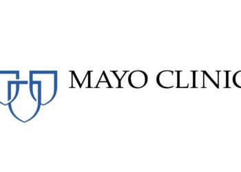 هل تحاول زيادة نشاطك.. خبير يشرح فوائد تتبع عدد الخطوات