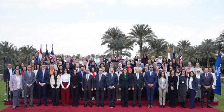 وزير الاتصالات: تأهيل الشباب والمرأة للعمل الحر يعالج فجوة فرص التوظيف