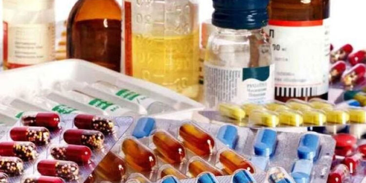 نقص أدوية السكر والضغط والبرد بالصيدليات.. اتحاد الغرف يرد