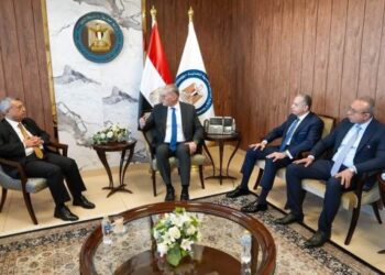 وزير البترول والثروة المعدنية يستقبل هيئة مكتب لجنة الطاقة والبيئة والقوى العاملة بمجلس الشيوخ