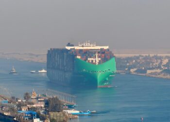 قناة السويس تشهد عبور سفينة الحاويات العملاقة CMA CGM JACQUES SAADE