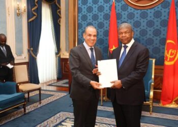 وزير الخارجية يسلم رسالة خطية من السيد رئيس الجمهورية للرئيس الأنجولي