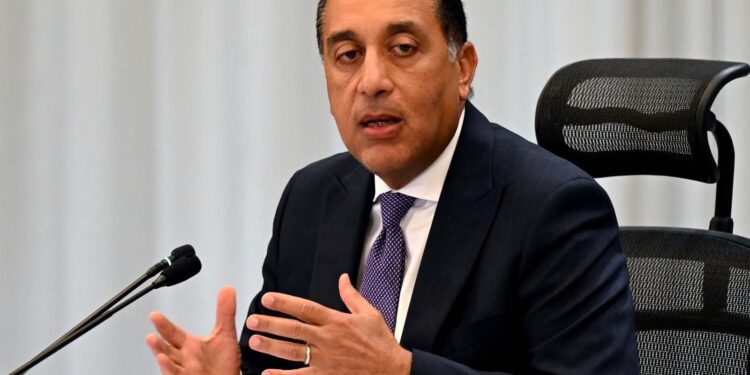 رئيس الوزراء يصدر قرارًا بتعيين ثلاثة مساعدين لرئيس الهيئة العامة للرقابة المالية