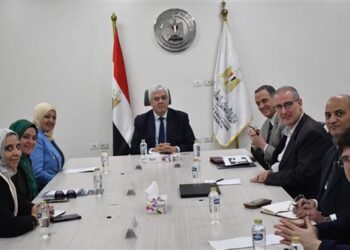 وزير التعليم العالي يبحث تفاصيل مشروع جامعة النقل الدولية مع خبير من جامعة دريسدن الألمانية