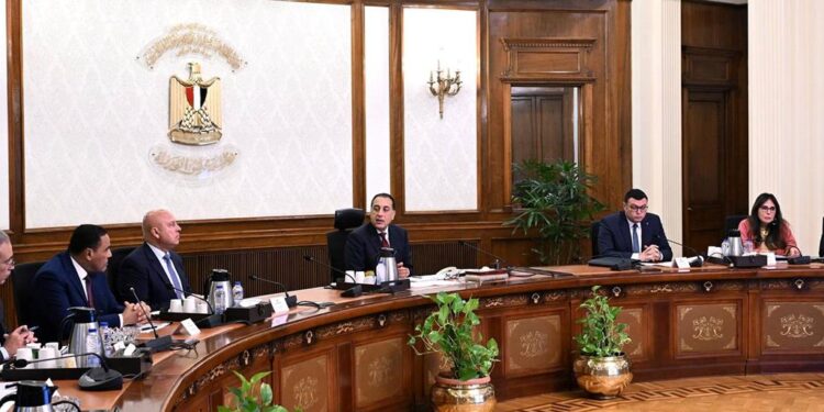 رئيس الوزراء يتابع الموقف التنفيذي لمشروعات مدينتي “رأس الحكمة الجديدة” و”شمس الحكمة”