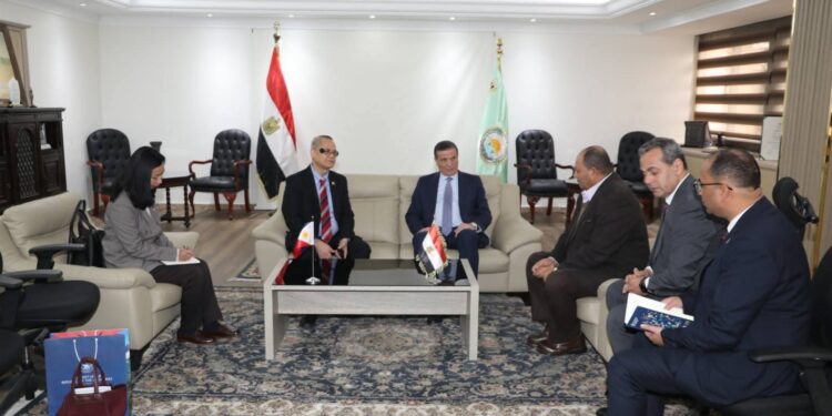وزير الزراعة يبحث مع وفد فلبيني رفيع المستوى نفاذ المنتجات المصرية للأسواق الآسيوية