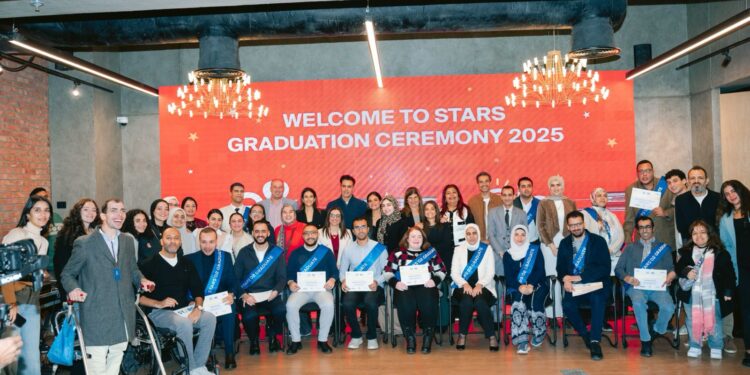 *إي آند مصر تحتفل بتخريج أولى دفعات برنامج «Stars» لذوي الاحتياجات الخاصة*