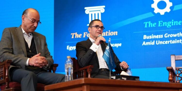 وزير الاستثمار والتجارة الخارجية يستعرض الإصلاح الاقتصادي وتعظيم كفاءة الأصول