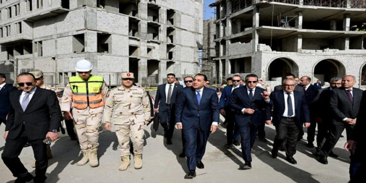 رئيس الوزراء يتفقد مشروع إنشاء مُستشفى هليوبوليس الجديدة