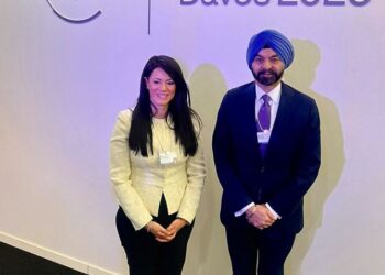 وزيرة التعاون الدولي تلتقي رئيس مجموعة البنك الدولي خلال فعاليات منتدى “دافوس” 2026