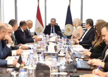 وزير السياحة والآثار يترأس اجتماع مجلس إدارة صندوق دعم السياحة والآثار