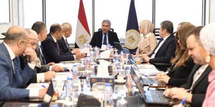 وزير السياحة والآثار يترأس اجتماع مجلس إدارة صندوق دعم السياحة والآثار