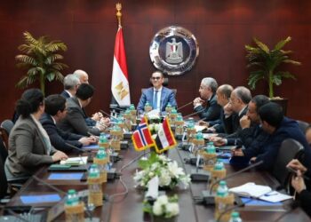 وزير الاستثمار يلتقي سفير مملكة النرويج بالقاهرة والرئيس التنفيذي لشركة «سكاتك» النرويجية