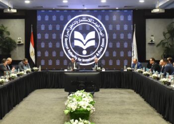 الهيئة العامة للاستثمار وتنمية التجارة الداخلية يبحثان حلولًا جذرية لتحديات بيئة الاستثمار