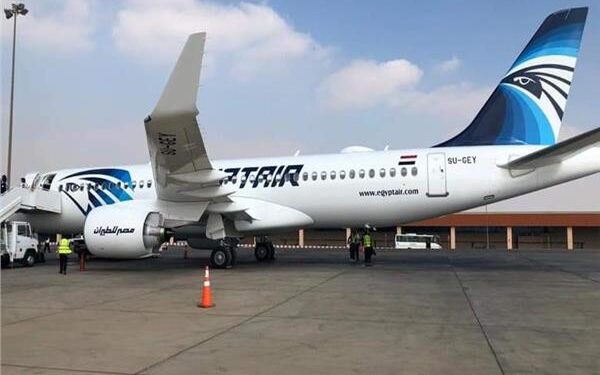 مصر للطيران تعلّق رحلات أسوان وأبو سمبل مؤقتًا