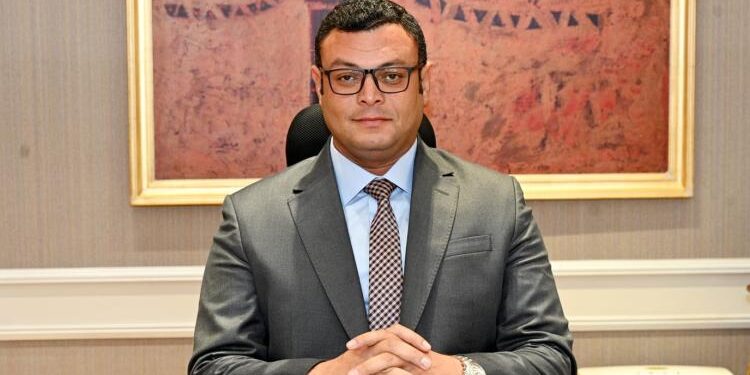 وزير الإسكان يٌصدر 16 قرار إزالة لمخالفات بناء وتعديات بالساحل الشمالي ومدن السادات والعبور