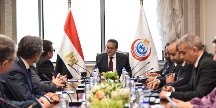 وزير الصحة يستقبل ممثل شركة “مالتي كير فارما” لتعزيز التعاون في مجال الأمراض النادرة