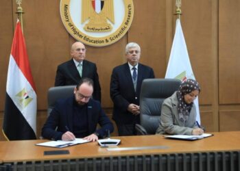 وزير التعليم العالي يوقع اتفاقية تعاون بين بنك المعرفة والمجلس العربي للاختصاصات الصحية