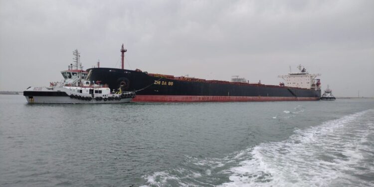 ميناء دمياط يستقبل أكبر حمولة بضائع عامة في تاريخه