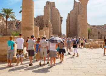 مصر تستقبل 19 مليون سائح بمعدل نمو 21% مقارنة بعام 2024