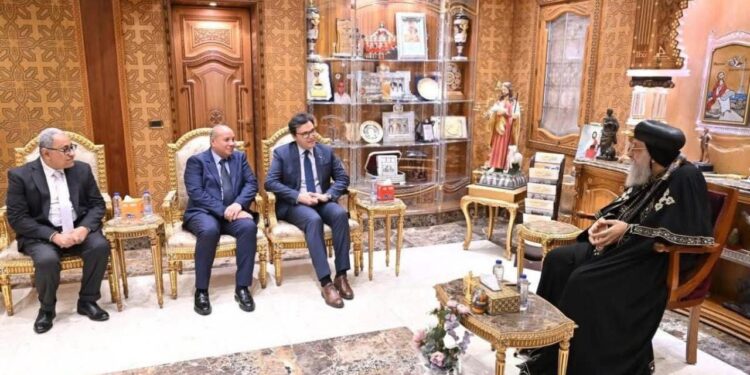 وزير التعليم العالي يستقبل سفير طاجكستان بالقاهرة لبحث آفاق التعاون