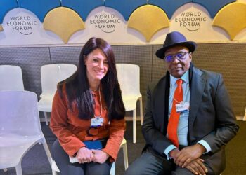 «المشاط» تبحث تعزيز الشراكات الدولية وتستعرض تطور البرنامج القُطري لـ«التعاون الاقتصادي والتنمية» وجهود الطاقة المتجددة