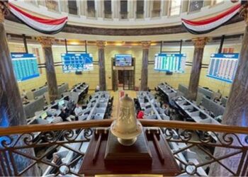 البورصة المصرية تنهي أولى جلسات الأسبوع بمكاسب 45 مليار جنيه وارتفاع جماعي للمؤشرات