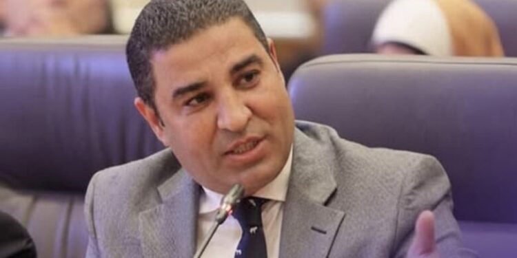 تعيين الدكتور مصطفى ثابت عميدًا لكلية الحاسبات والمعلومات بجامعة النهضة