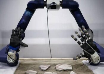 أستاذ جراحة روبوتية: ثورة طبية بعد إجراء روبوت صيني لعملية جراحية معقدة