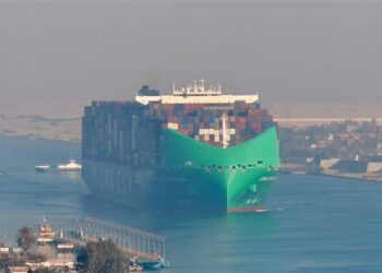 الفريق أسامة ربيع:”حركة الملاحة بالقناة منتظمة. ولم تتأثر بحادث جنوح السفينة  FENER