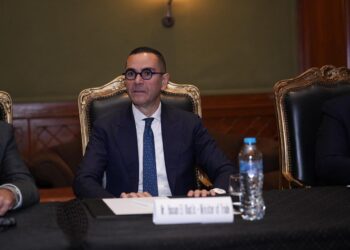 وزير الاستثمار يشارك في مائدة مستديرة مع ممثلي شركات صناعة الدينيم والنسيج التركية لتعزيز فرص الاستثمار