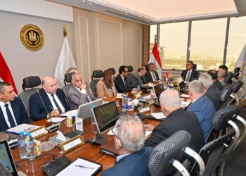 وزير التموين والدكتور أسامة الجوهري يستعرضان خطوات إطلاق تطبيق كارت المفتش للرقابة على المنشآت التموينية