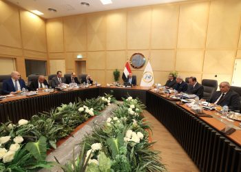 وزير النقل يترأس أعمال الجمعية العامة وغير العادية للشركة القابضة للنقل البحري والبري