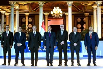 رئيس الوزراء يشهد توقيع أكبر صفقة للترددات في تاريخ قطاع الاتصالات منذ بدء تقديم خدمات المحمول بمصر