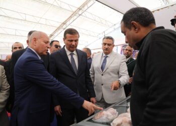 وزير الزراعة ومحافظ القاهرة يفتتحان معرض السلع والمنتجات الغذائية بميدان باب الشعرية بمناسبة شهر رمضان